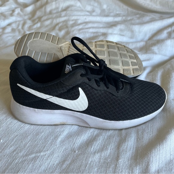 Nike Tanjun - Picture 2 of 4